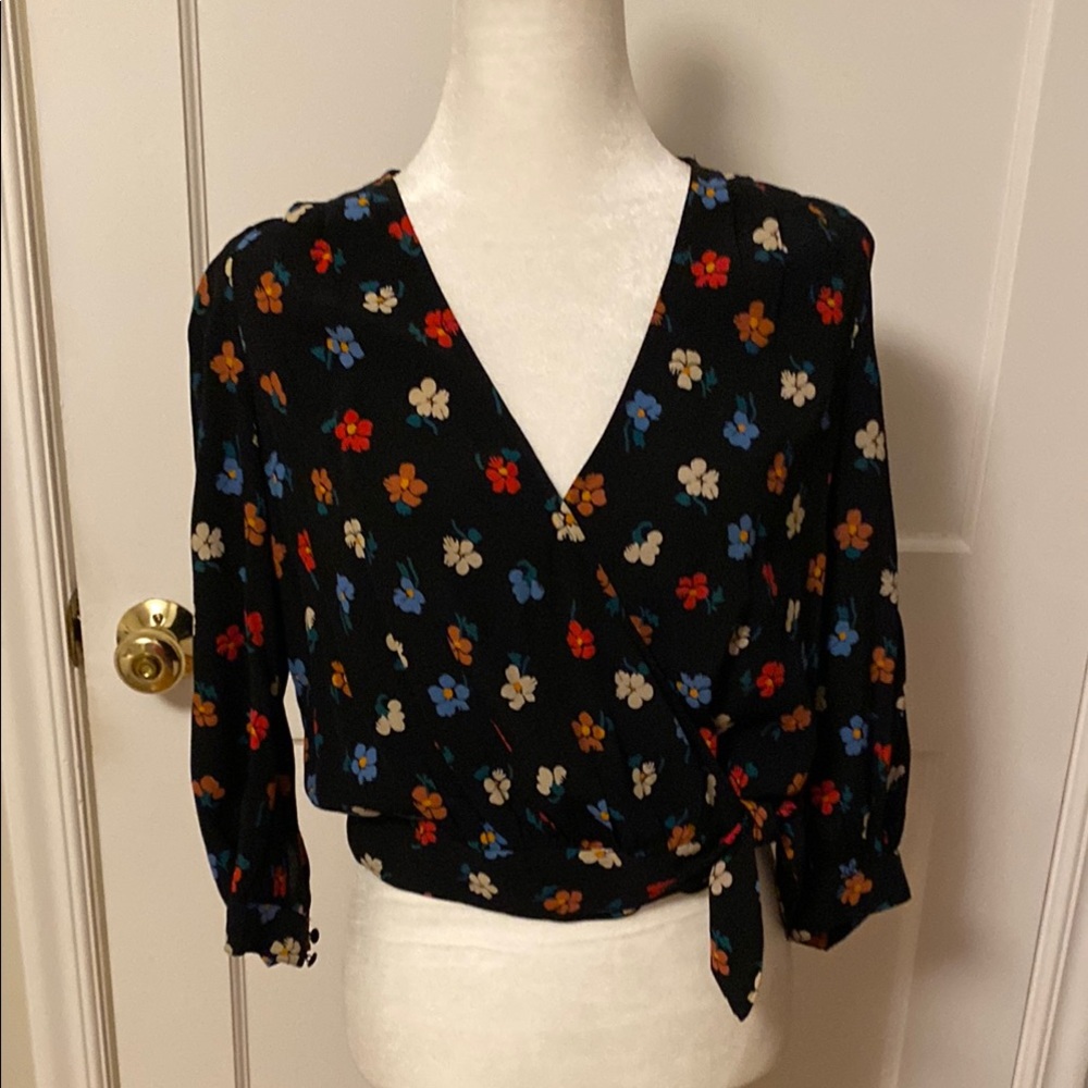 Madewell black and floral Wrap Top. Size xs. Excellent condition.